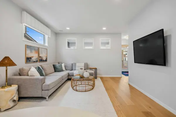 545 Bridgeport ST, Chestermere, AB T1X 3E1