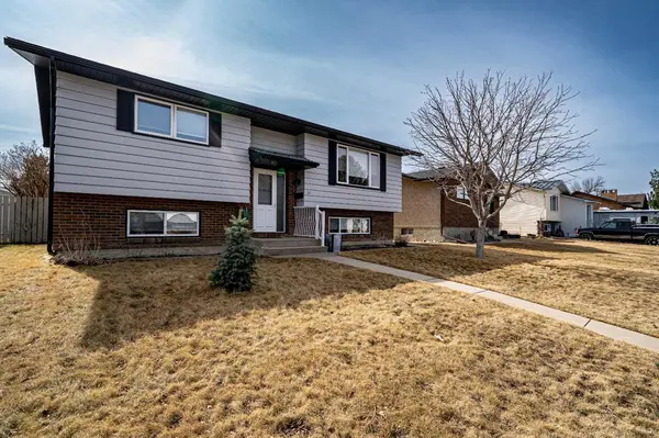 25 Seven Persons CRES SW, Medicine Hat, AB T1B 2A6