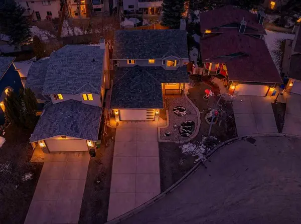 256 Riverside Mews SE, Calgary, AB T2C 3Y8