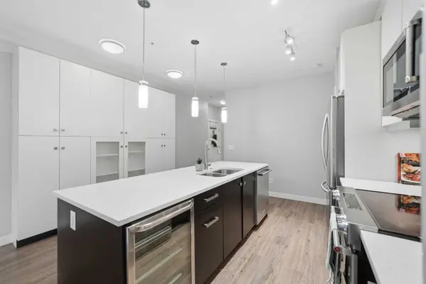 1720 10 ST SW #107, Calgary, AB T2T 3E8