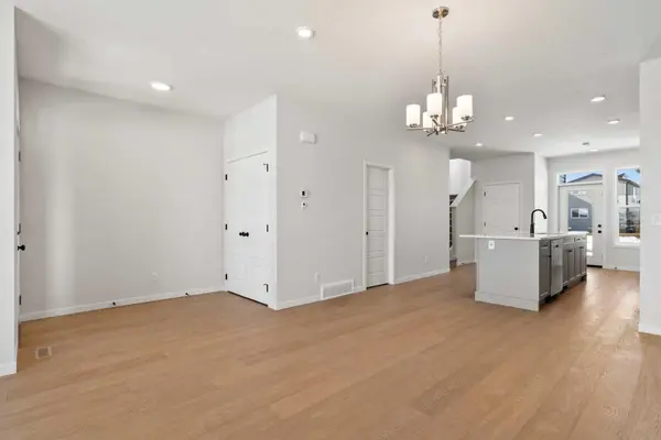 114 Wolf Hollow TER SE, Calgary, AB T2X 6C5