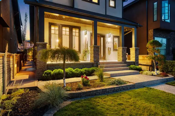 2411 31 ST SW, Calgary, AB T3E 2N6