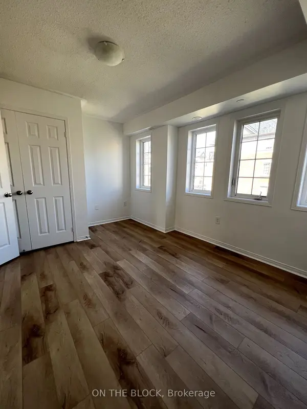 2530 rosedrop PATH, Oshawa, ON L1L 0L1