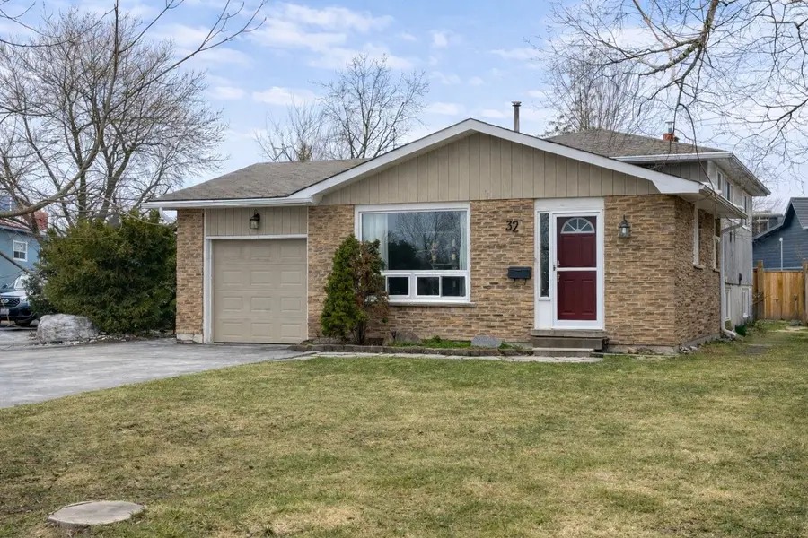 32 Courtice CRES, Collingwood, ON L9Y 4G1