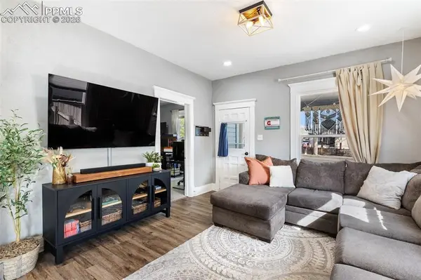 712 Woodlawn AVE, Canon City, CO 81212