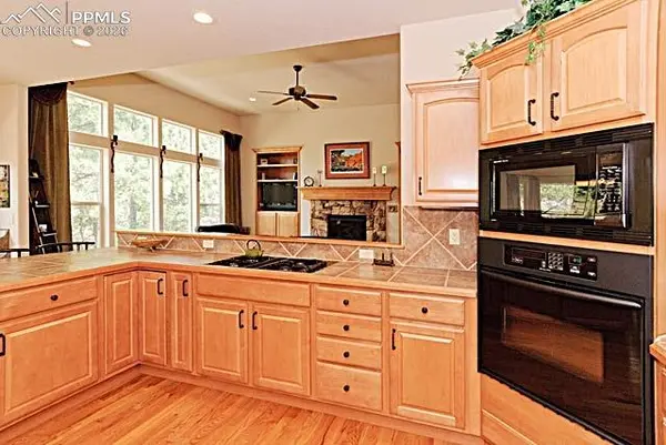 125 Ellsworth ST, Colorado Springs, CO 80906