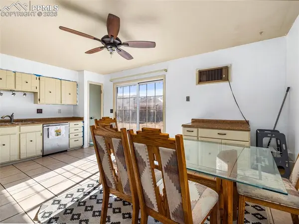 45 Archway LN, Pueblo, CO 81005