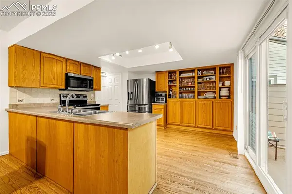 108 Cobblestone DR, Colorado Springs, CO 80906