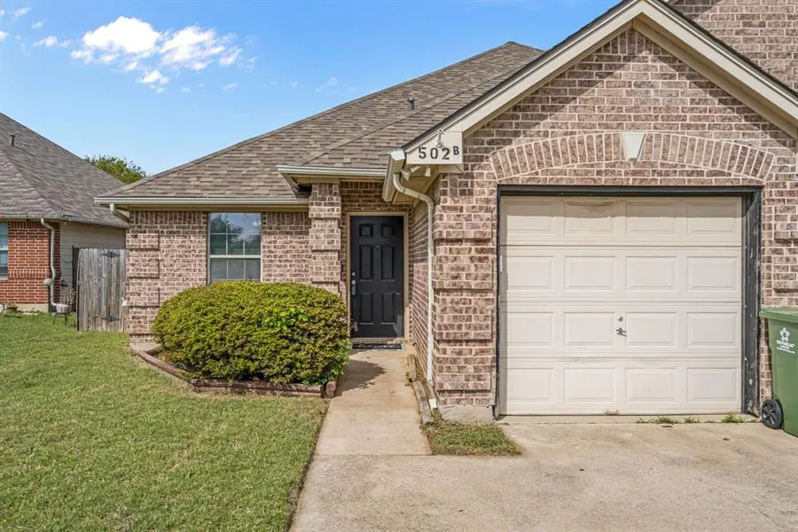 502 S Main Street #B, Aubrey, TX 76227