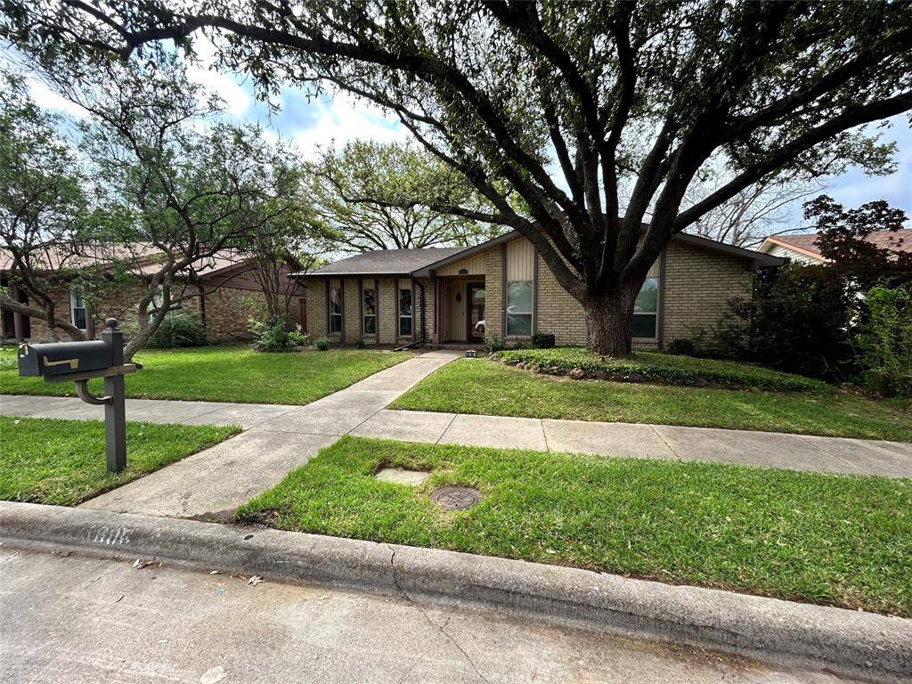 1806 Clear Creek Lane, Carrollton, TX 75007