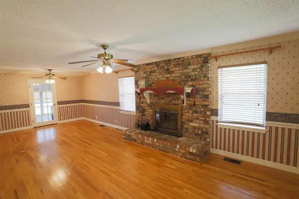 303 David Davis Drive, Mcgregor, TX 76657