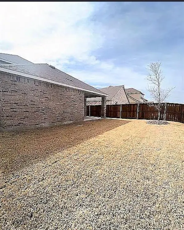 3959 Oak Creek Circle, Denison, TX 75020