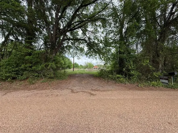 9722 County Road 3909, Athens, TX 75752