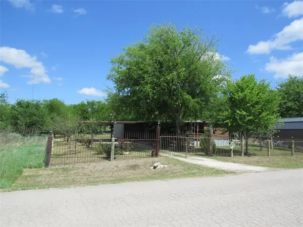8927 Cartwright Drive, Cresson, TX 76035