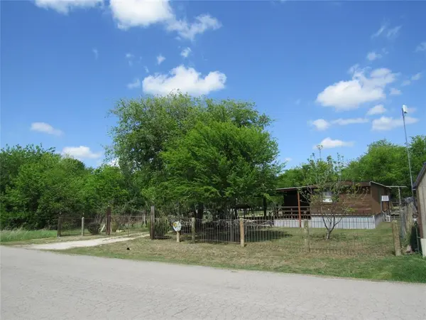 8927 Cartwright Drive, Cresson, TX 76035
