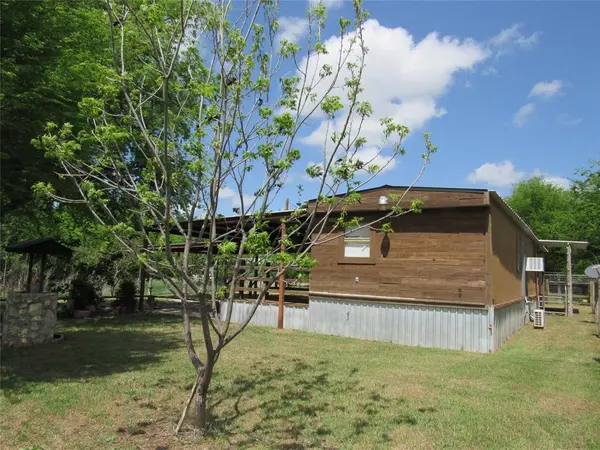 8927 Cartwright Drive, Cresson, TX 76035