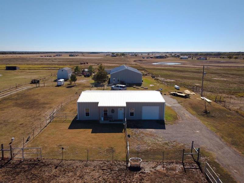 3300 Airport Road, Tioga, TX 76271
