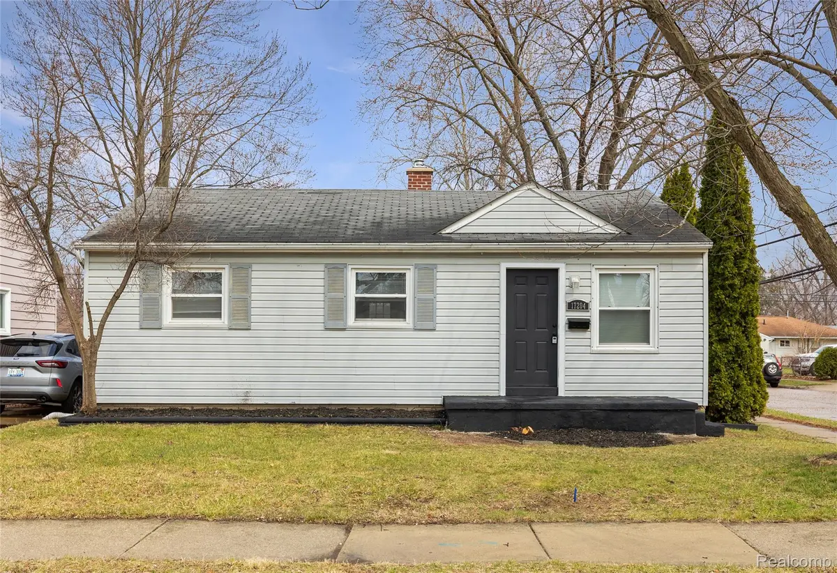 17204 Euclid AVE, Allen Park, MI 48101