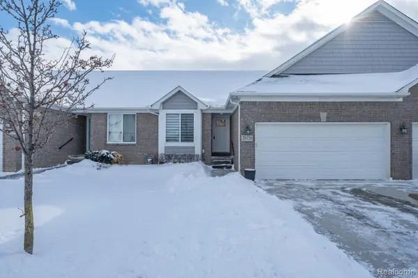 26136 Juliagrove LN, Chesterfield Township, MI 48051