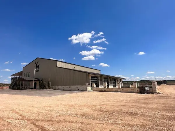 1089 Tennyson Road, Bronte, TX 76933