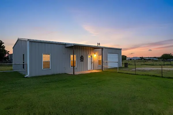 3300 Airport Road, Tioga, TX 76271