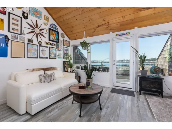 1000 SE BAY BLVD #A-3, Newport, OR 97365