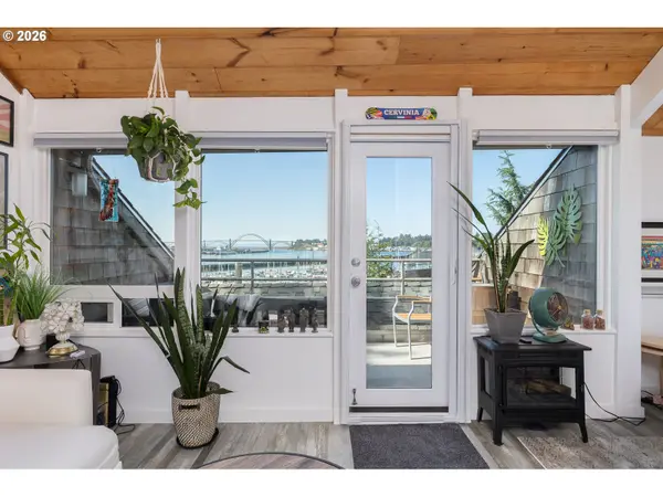 1000 SE BAY BLVD #A-3, Newport, OR 97365