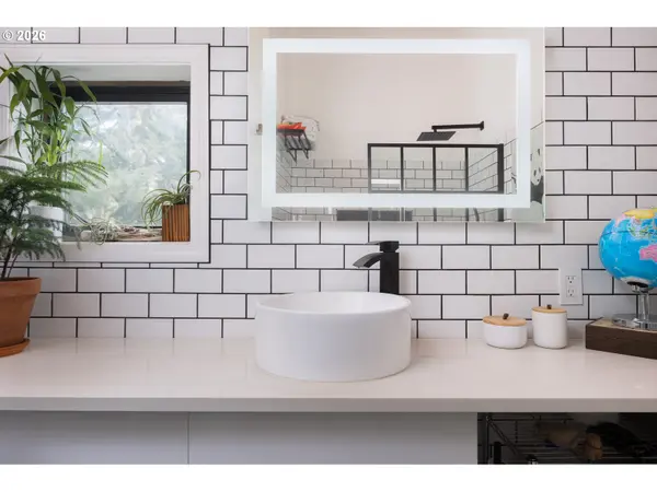 1000 SE BAY BLVD #A-3, Newport, OR 97365