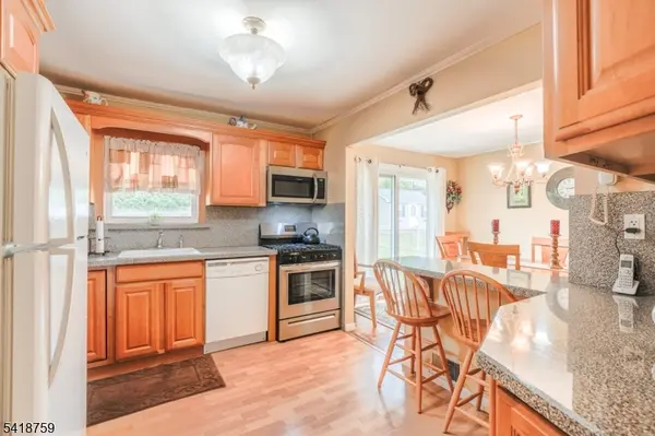 17 Cole Rd, Cedar Grove Twp., NJ 07009