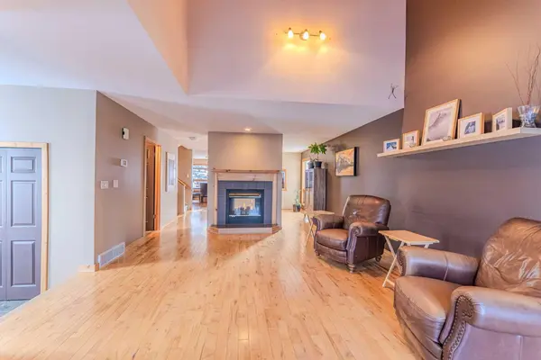 1000 Cougar Creek DR #4, Canmore, AB T1W1C7