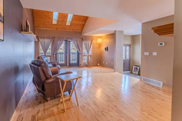 1000 Cougar Creek DR #4, Canmore, AB T1W1C7