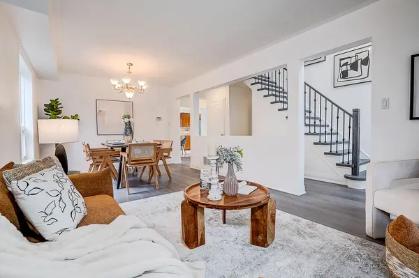 145 Glasgow CRES, Georgina, ON L4P 4B1