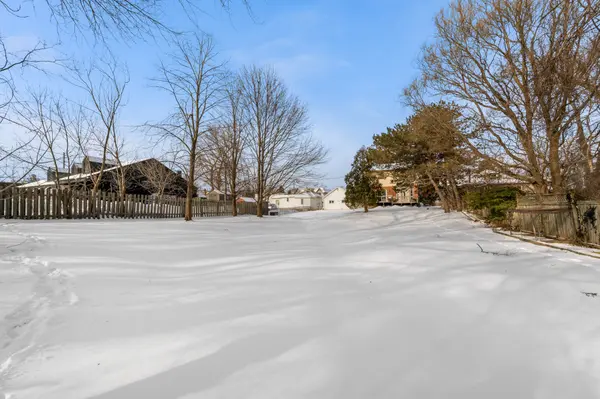 2386 Sovereign ST, Oakville, ON L6L 1L8