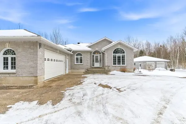 80 Rahns RD, Laurentian Valley, ON K8A 0H8