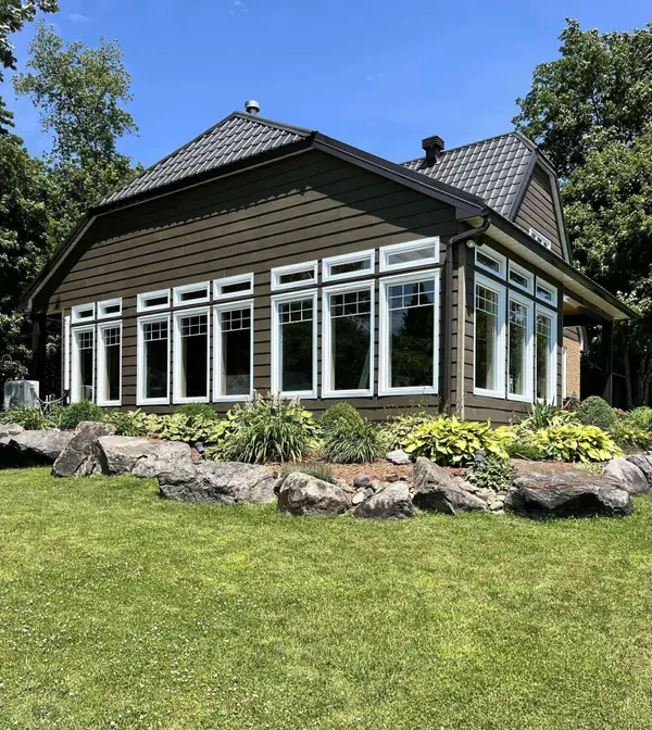 18833 Paragon RD, South Glengarry, ON K6H 5R5