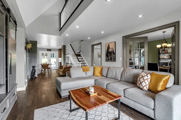 18833 Paragon RD, South Glengarry, ON K6H 5R5