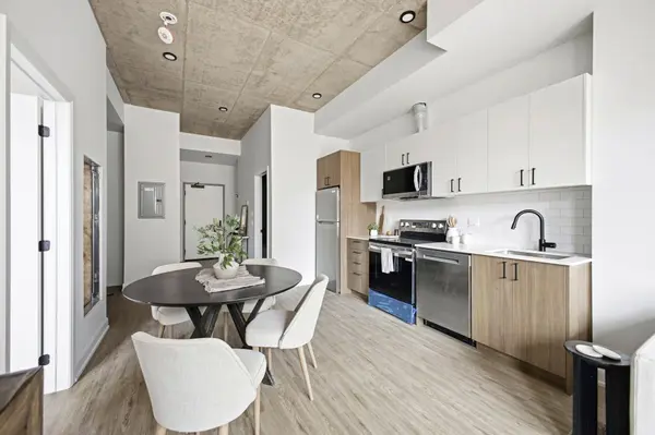 56 Bayswater AVE #401, West Centre Town, ON K1Y 2E9