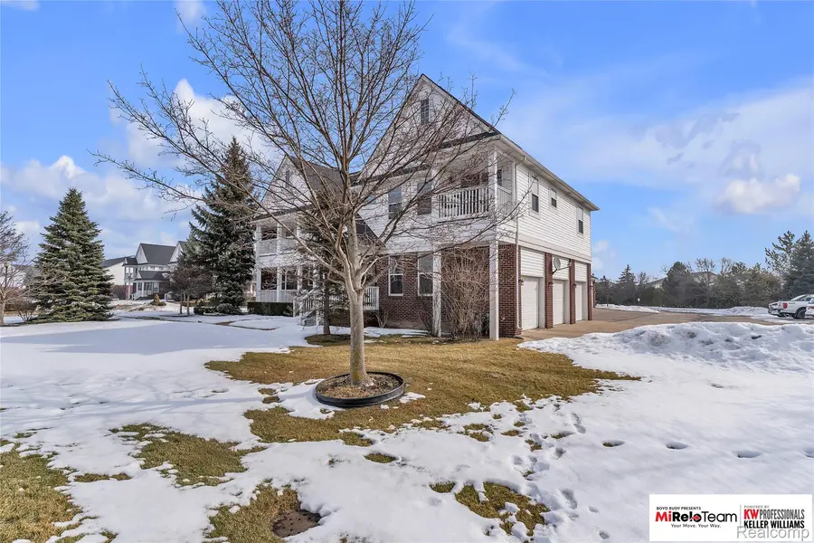 29104 Philadelphia DR #13, Chesterfield Township, MI 48051