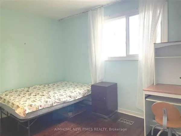 7 Leavey CT #Upper, Toronto C15, ON M2H 1E5