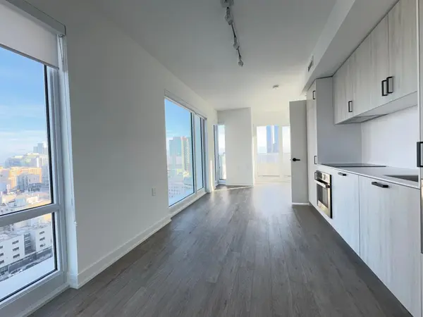 88 Queen ST E #1703, Toronto C08, ON M5C 0B6