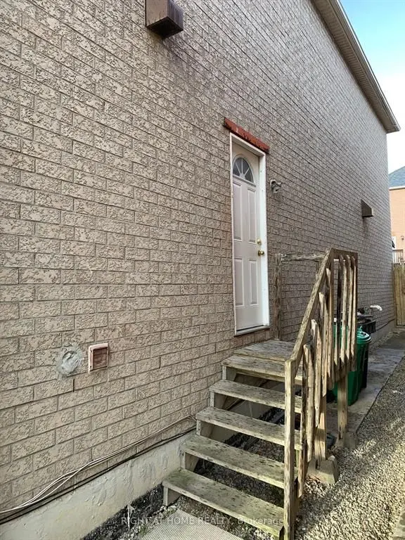 7482 Magistrate (Bsmt) TER, Mississauga, ON L5W 1L2