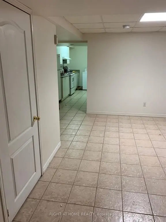 7482 Magistrate (Bsmt) TER, Mississauga, ON L5W 1L2