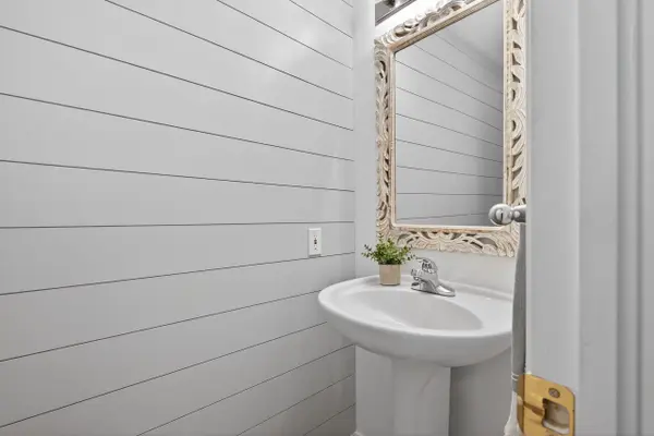 404 Hillsboro Private #74, Kanata, ON K2M 3A8