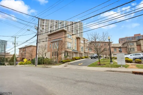 200 Laird Avenue-C2101, Cliffside Park Boro, NJ 07010