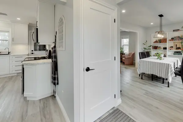 33 Ridge RD W, Oro-medonte, ON L0L 2E0