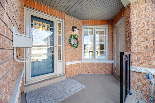 2956 Glover LN, Burlington, ON L7M 4K6