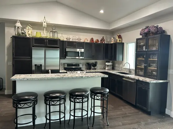 135 WILDER RD, Hilo, HI 96720