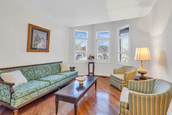 5666 Whitehorn AVE, Mississauga, ON L5V 2A9