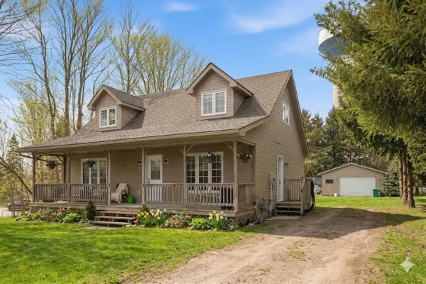 25 JOHN ST W, Minto, ON N0G 1M0