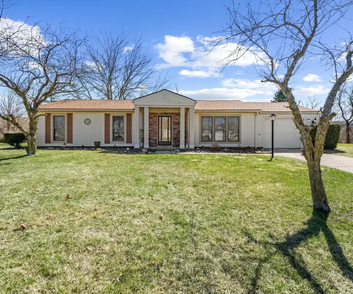 680 Leveque CIR, Frenchtown Twp, MI 48117